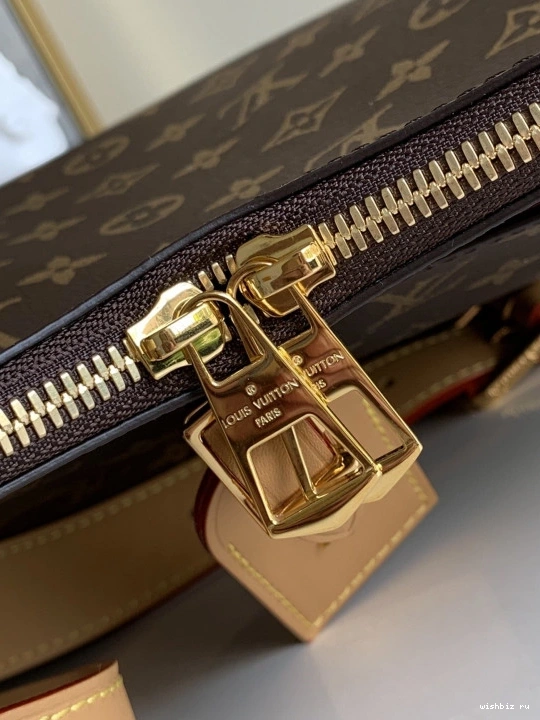 WIS MM LOUIS ODÉON VUITTON 0203